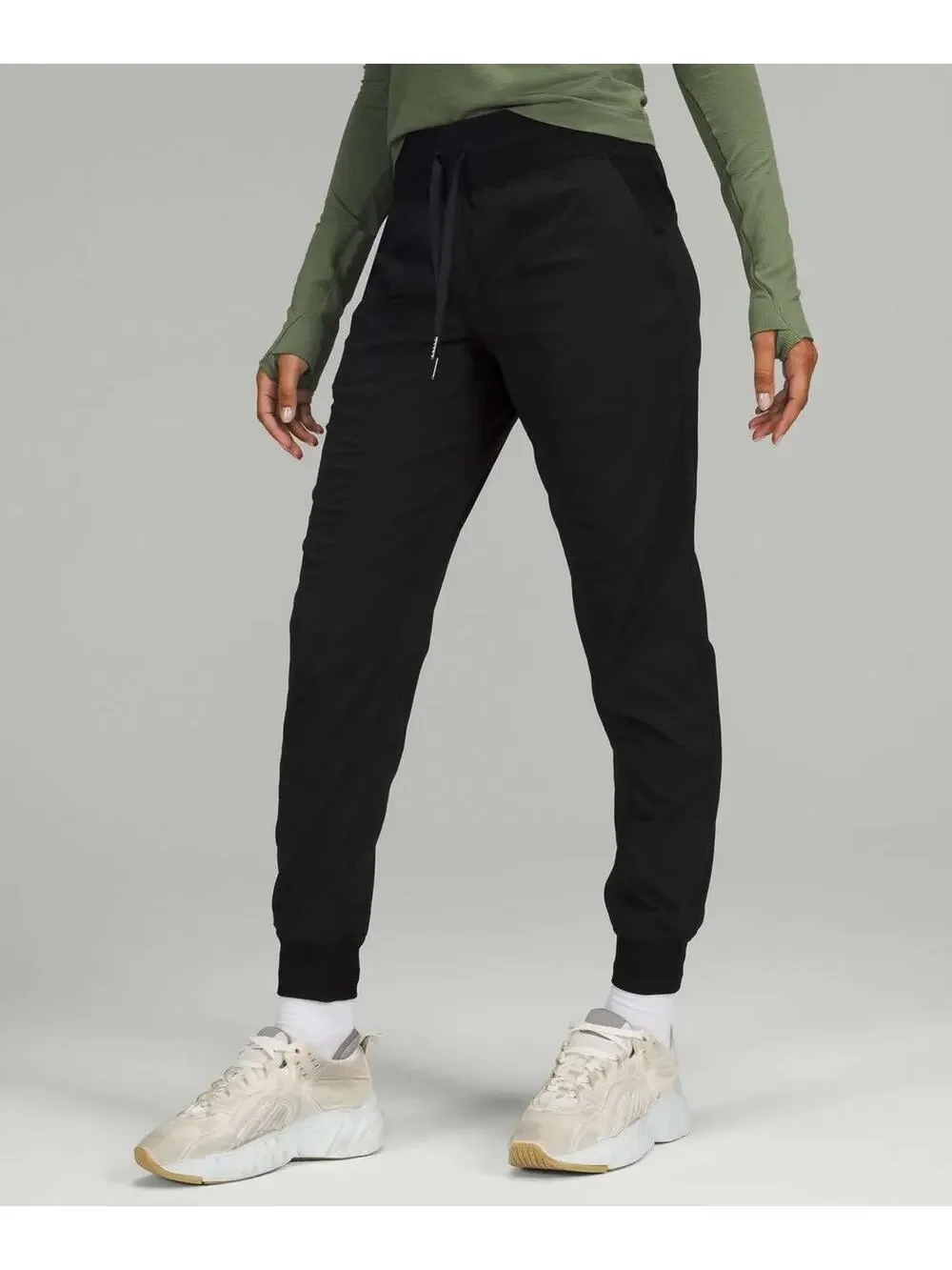 Lululemon Dance Studio Mid Rise Jogger Full Length Black Commuter Travel Women 8